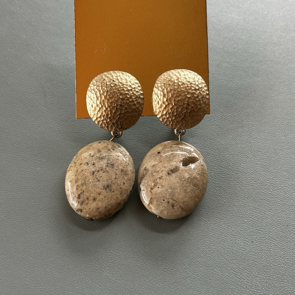 Handcrafted Oval Stone Metal Dangle Earrings Clip-On Beige Gold